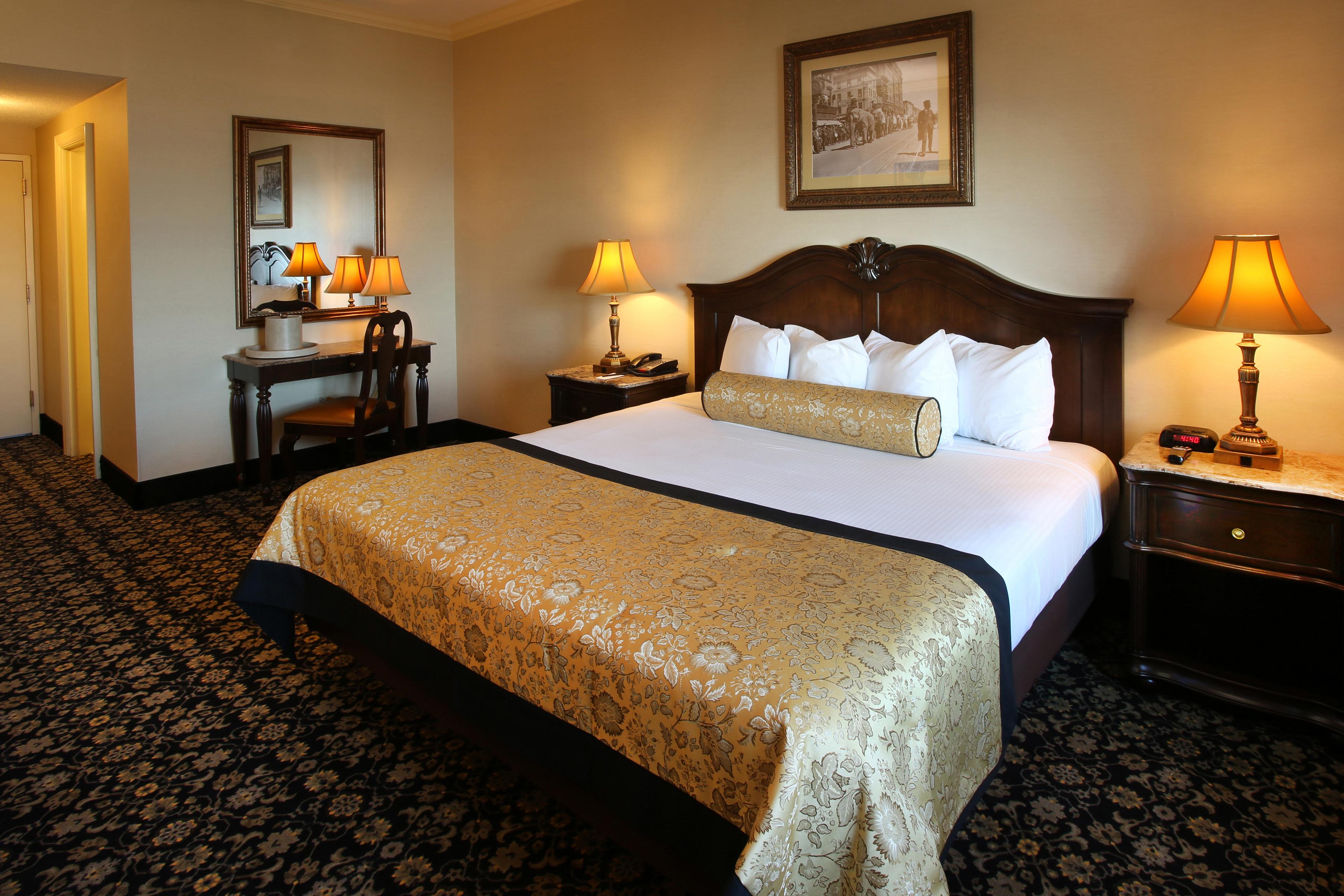 Hotel The Claridge 4*