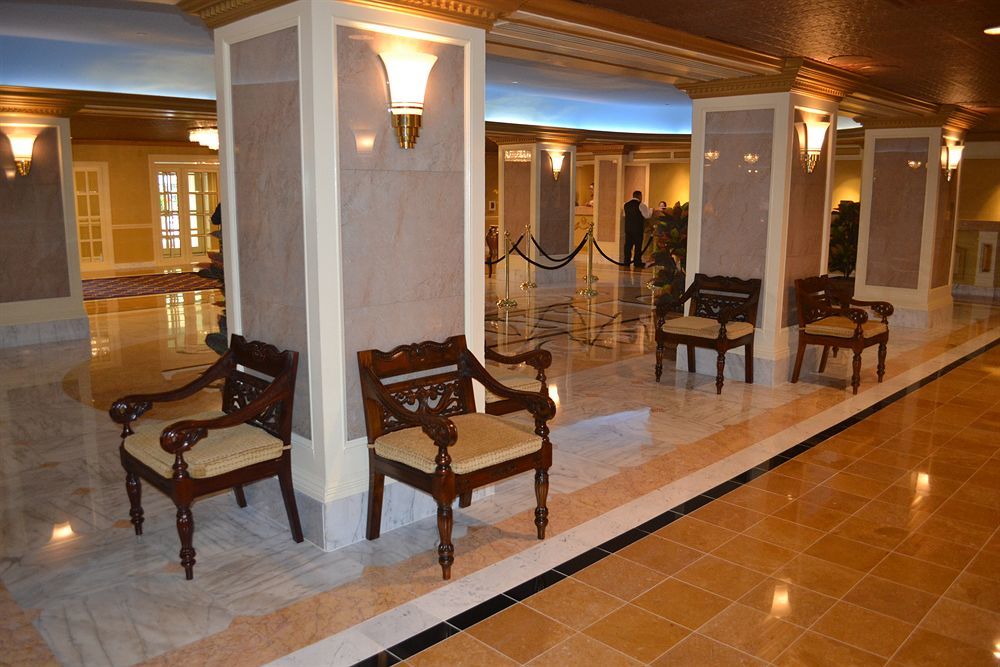 Hotel The Claridge 4*
